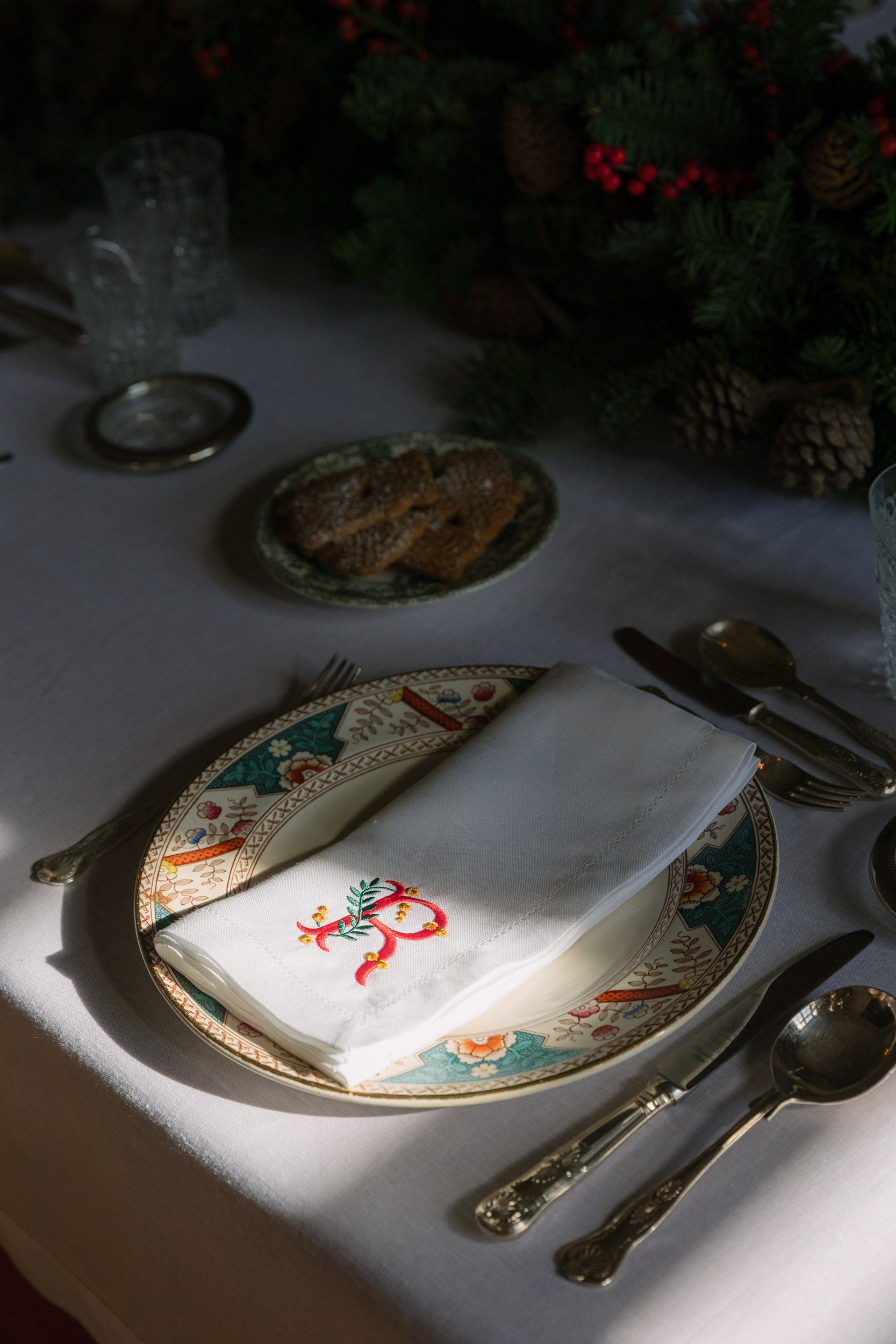 Mafra placemats with embroidered letters