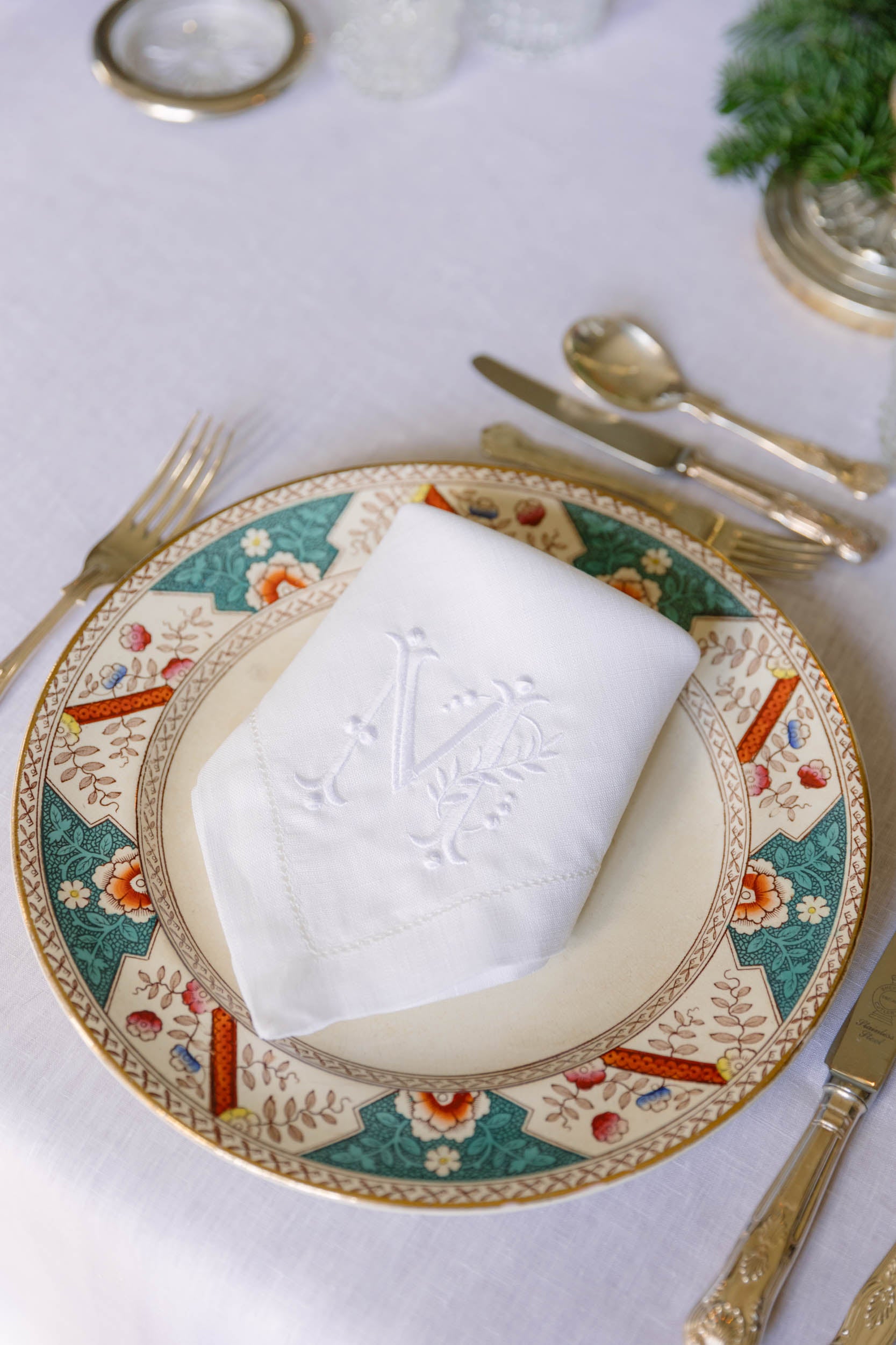 Mafra white letter embroidery napkins (Pack of 2)