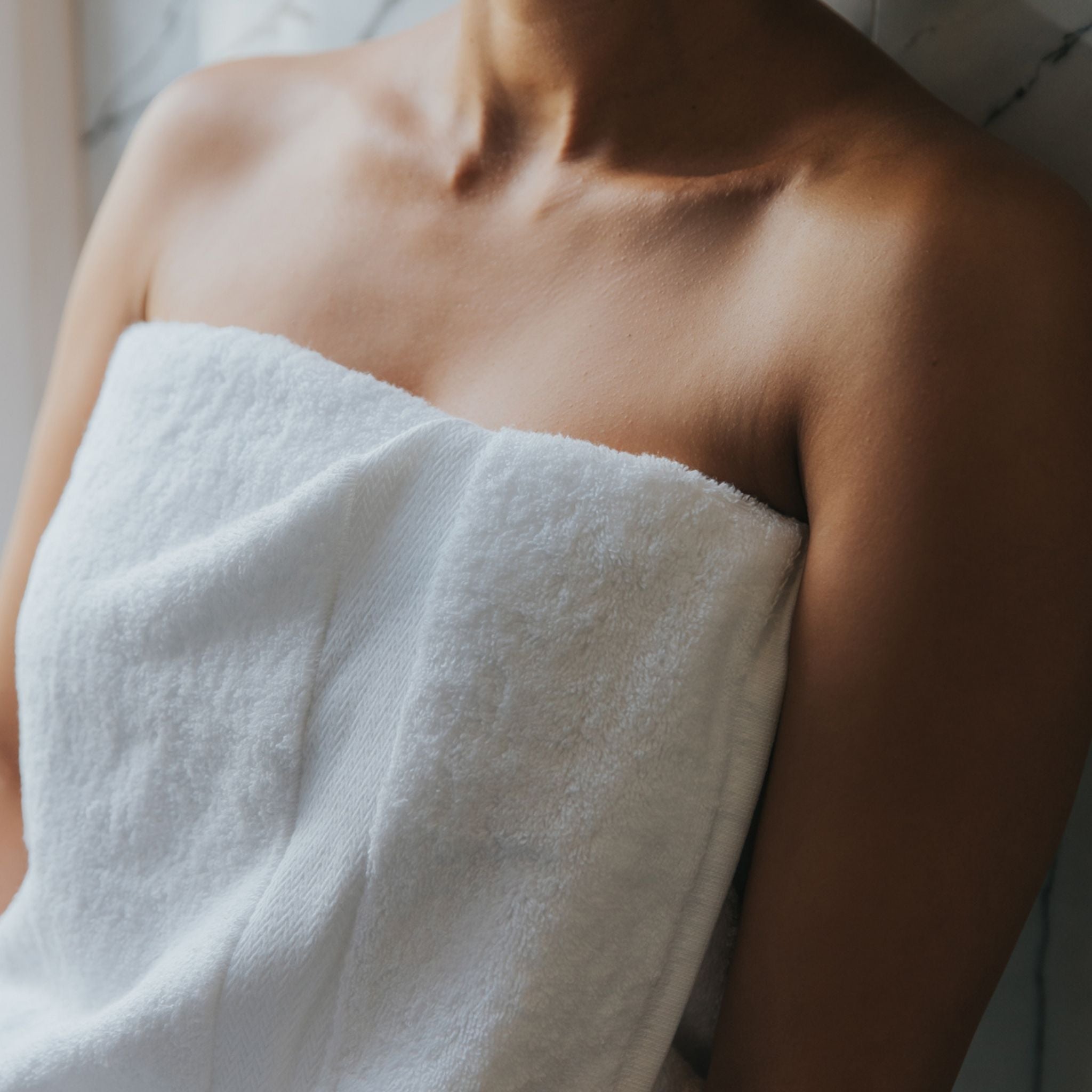 torres-novas-bath-almonda-plain-bath-towel-white-lifestyle-3.jpg