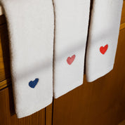 Luxus cotton bath towels with embroidered hearts
