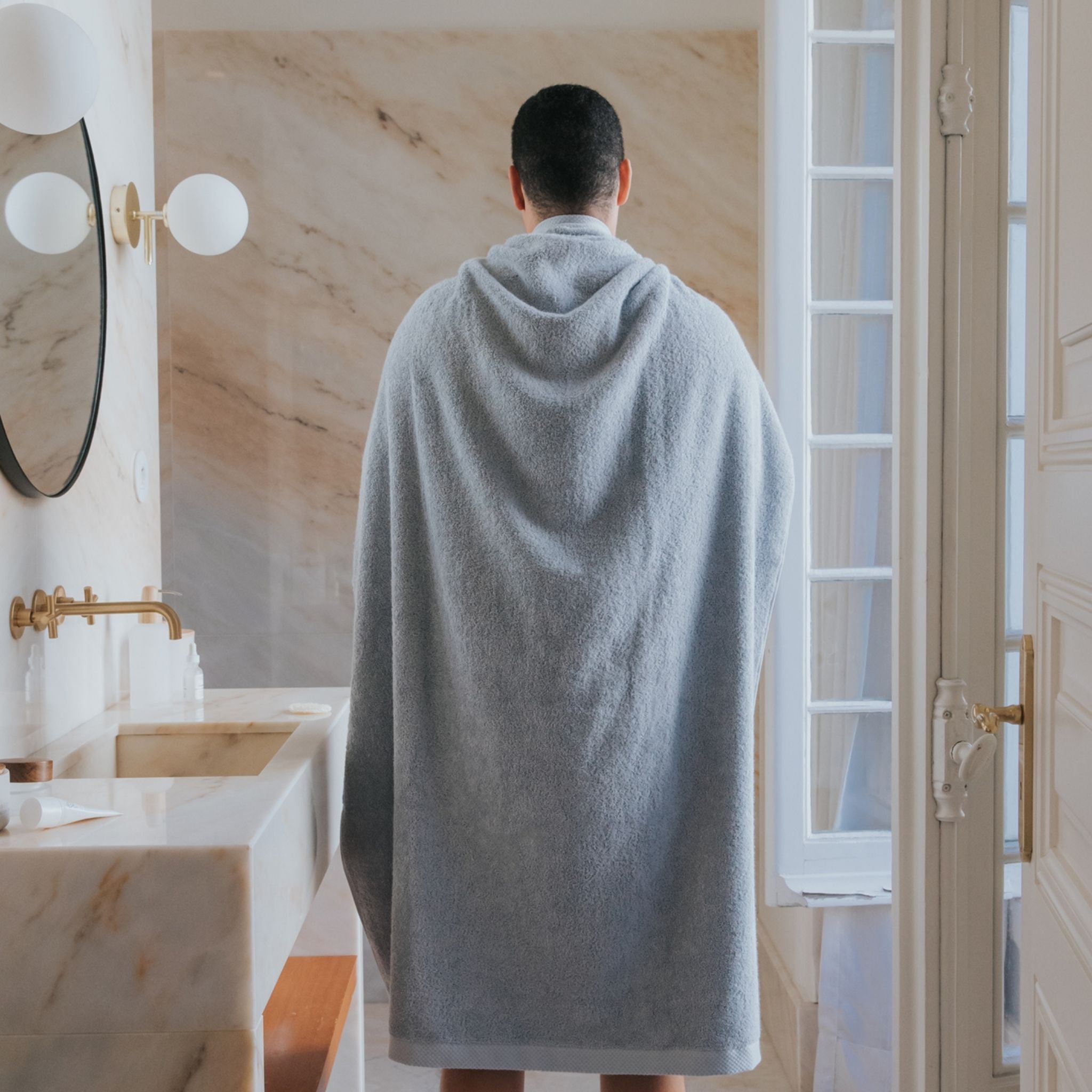 torres-novas-bath-luxus-plain-bath-towel-silver-grey-lifestyle-6.jpg