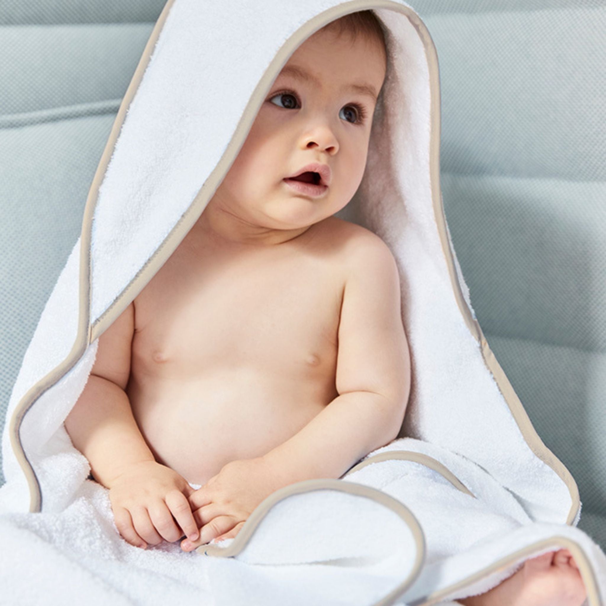 torres-novas-bath-mira-plain-bath-towel-beige-lifestyle-7.jpg