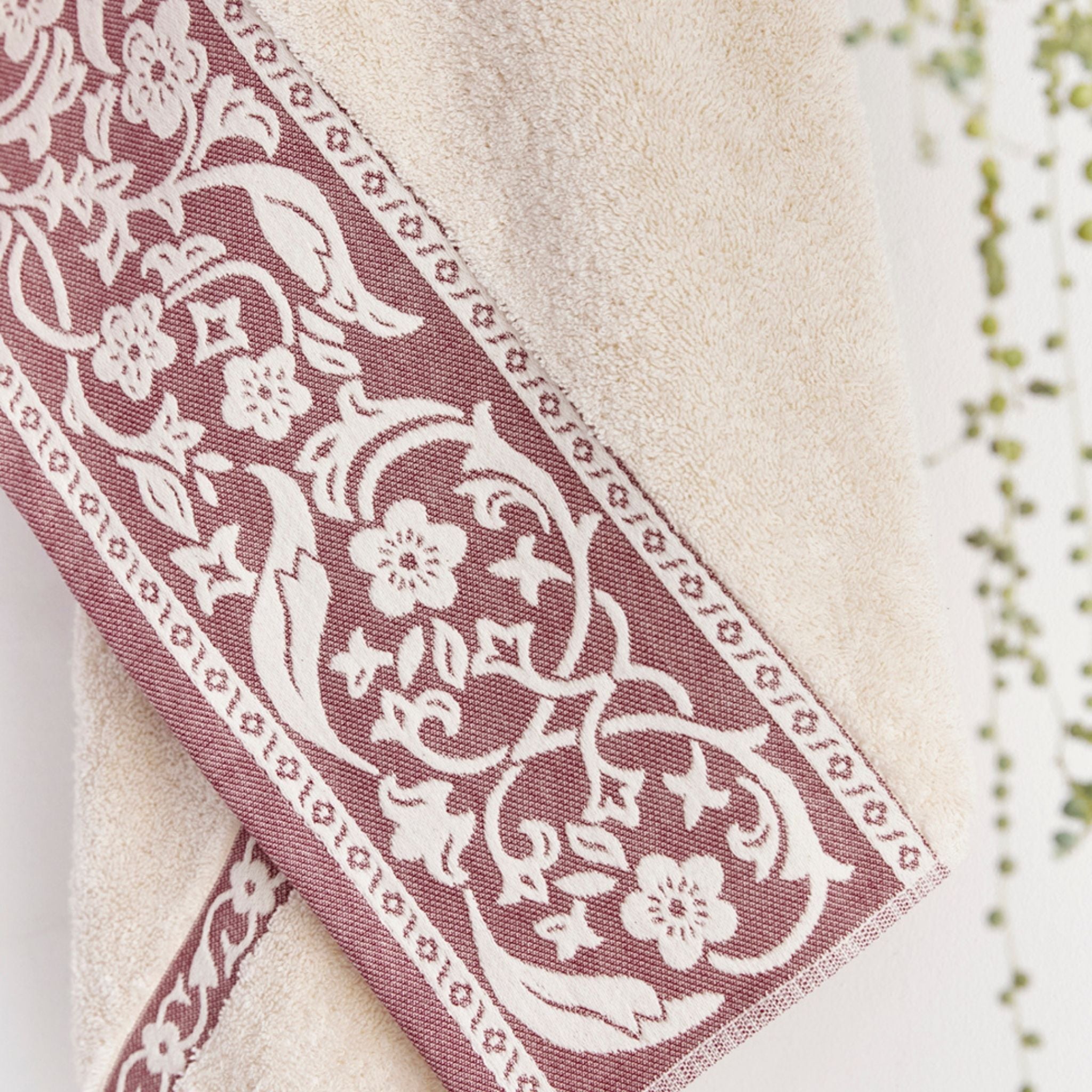 torres-novas-bath-royale-jacquard-bath-towel-bordeaux-lifestyle-5.jpg