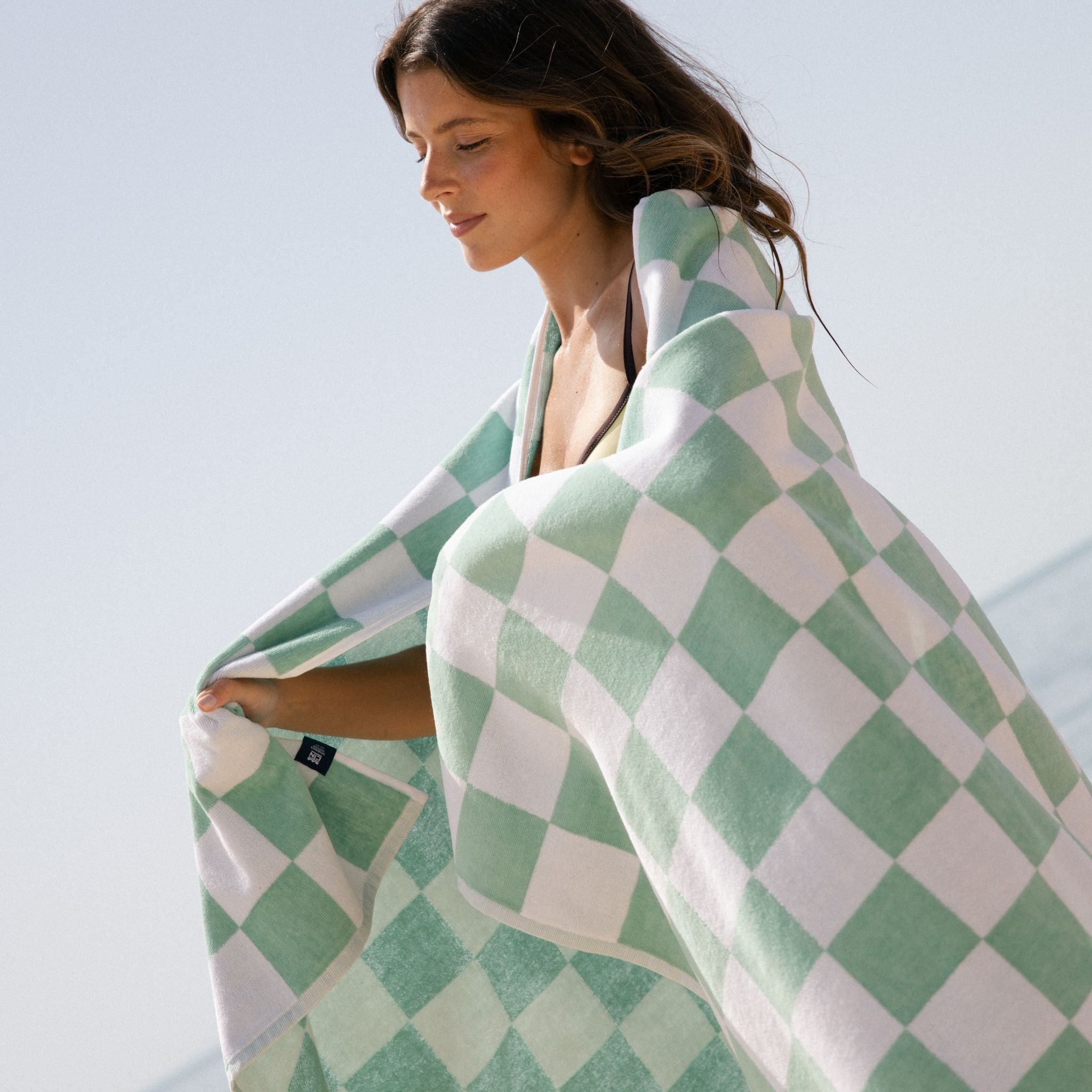 torres-novas-beach-chequered-gibalta-checkers-towel-green-lifestyle-5.jpg