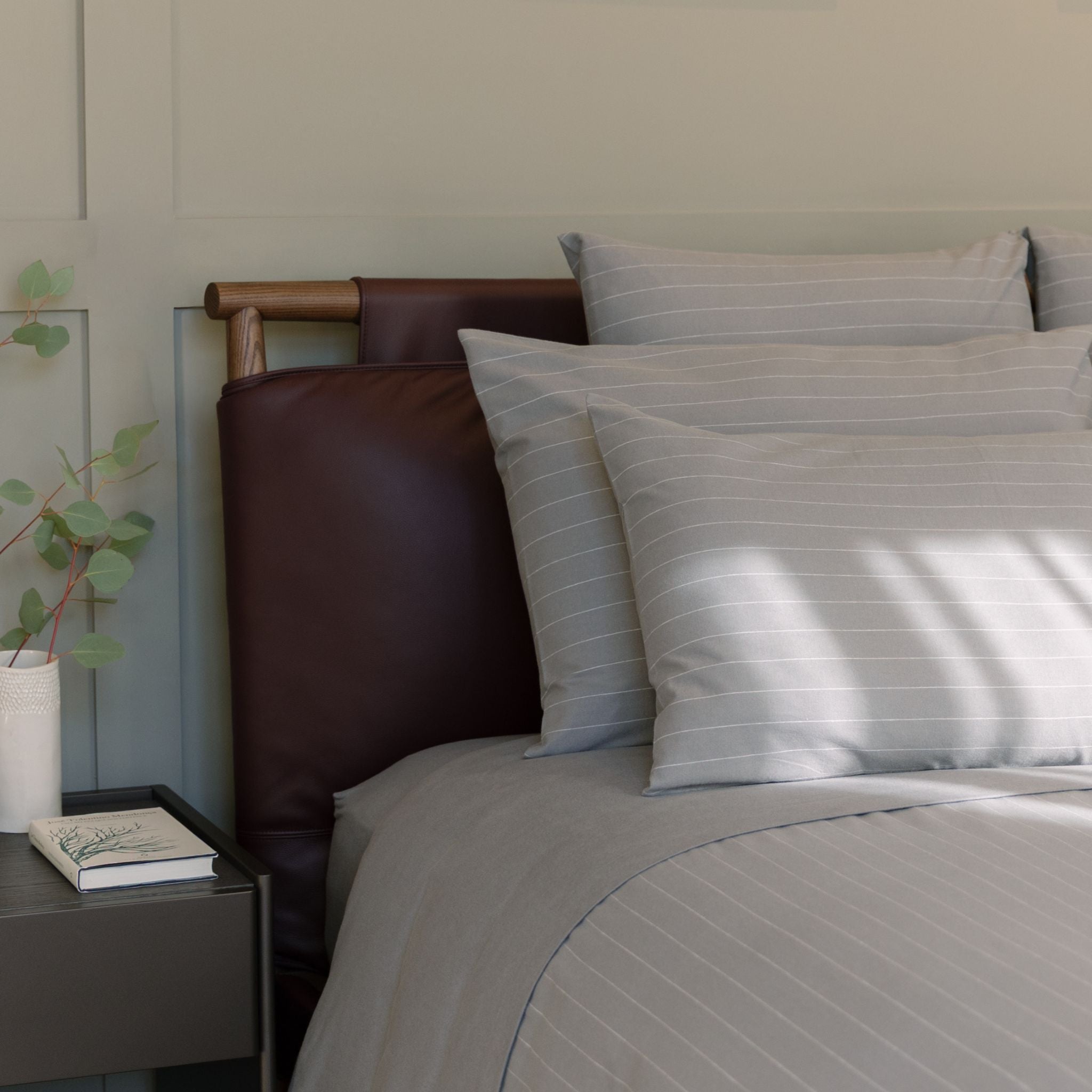 torres-novas-bed-serra-da-estrela-brushed-cotton-flannel-bed-linen-grey-stripes-lifestyle-20.jpg