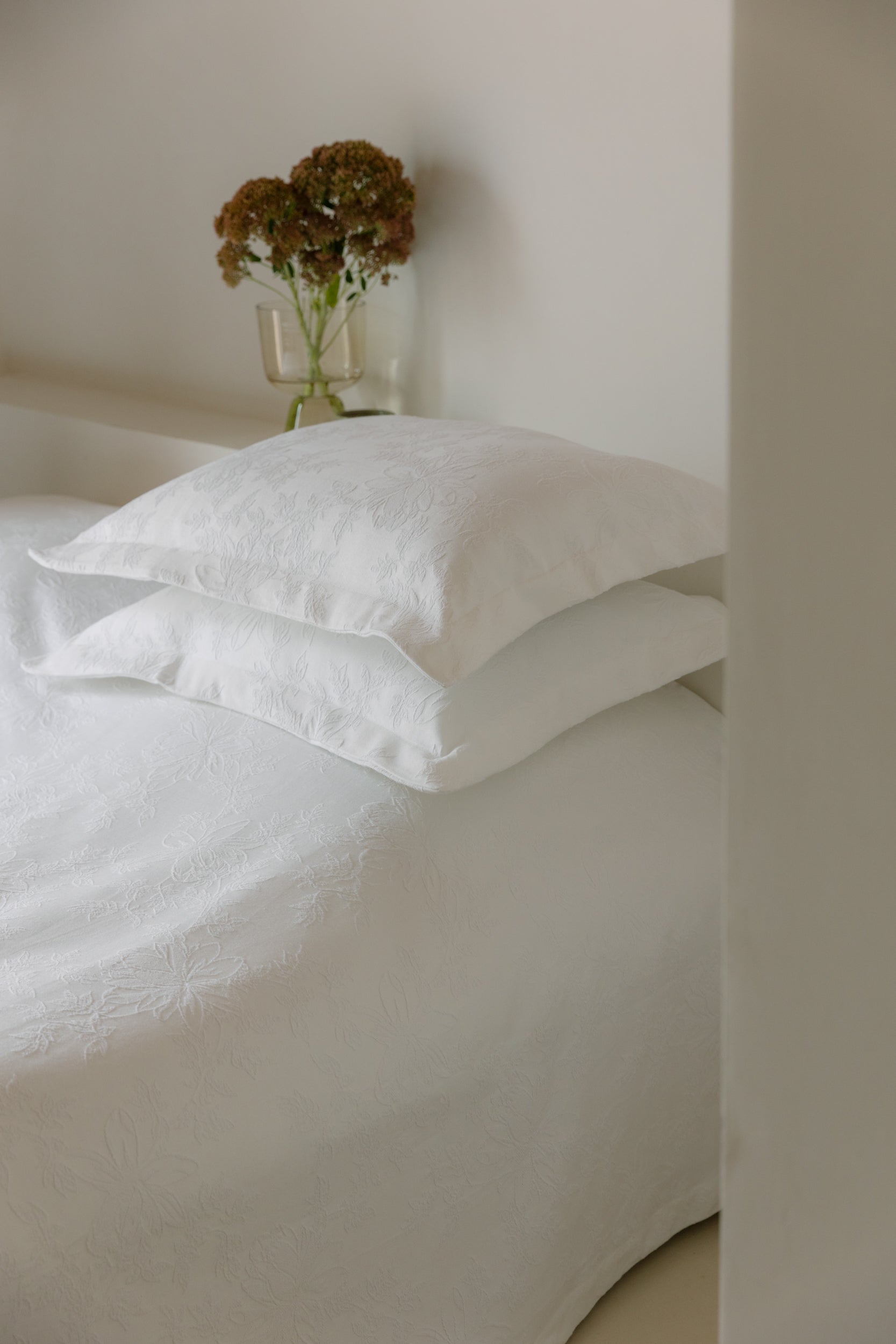 torres-novas-belmonte-bed-linen-product-red-web_3.jpg