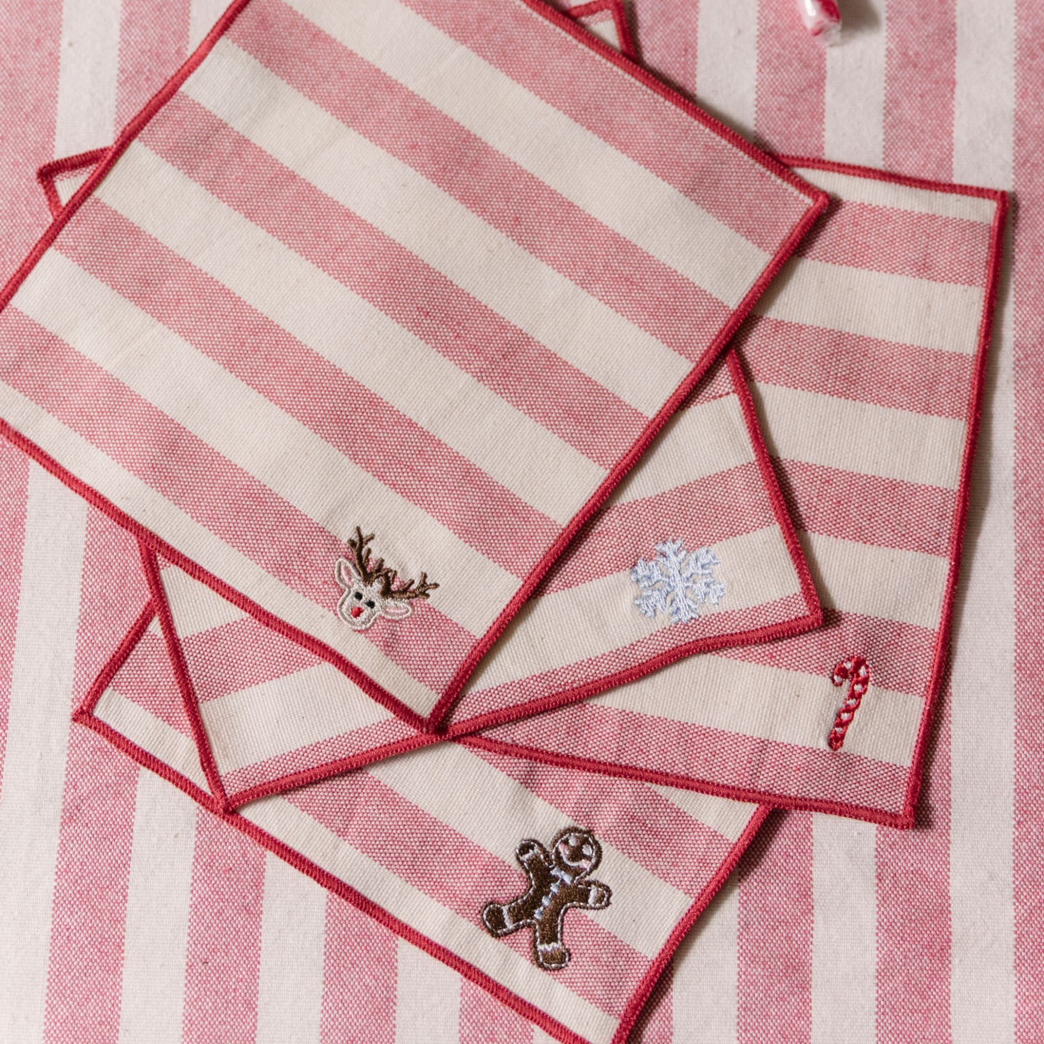 Servilletas con bordados navideños Barra