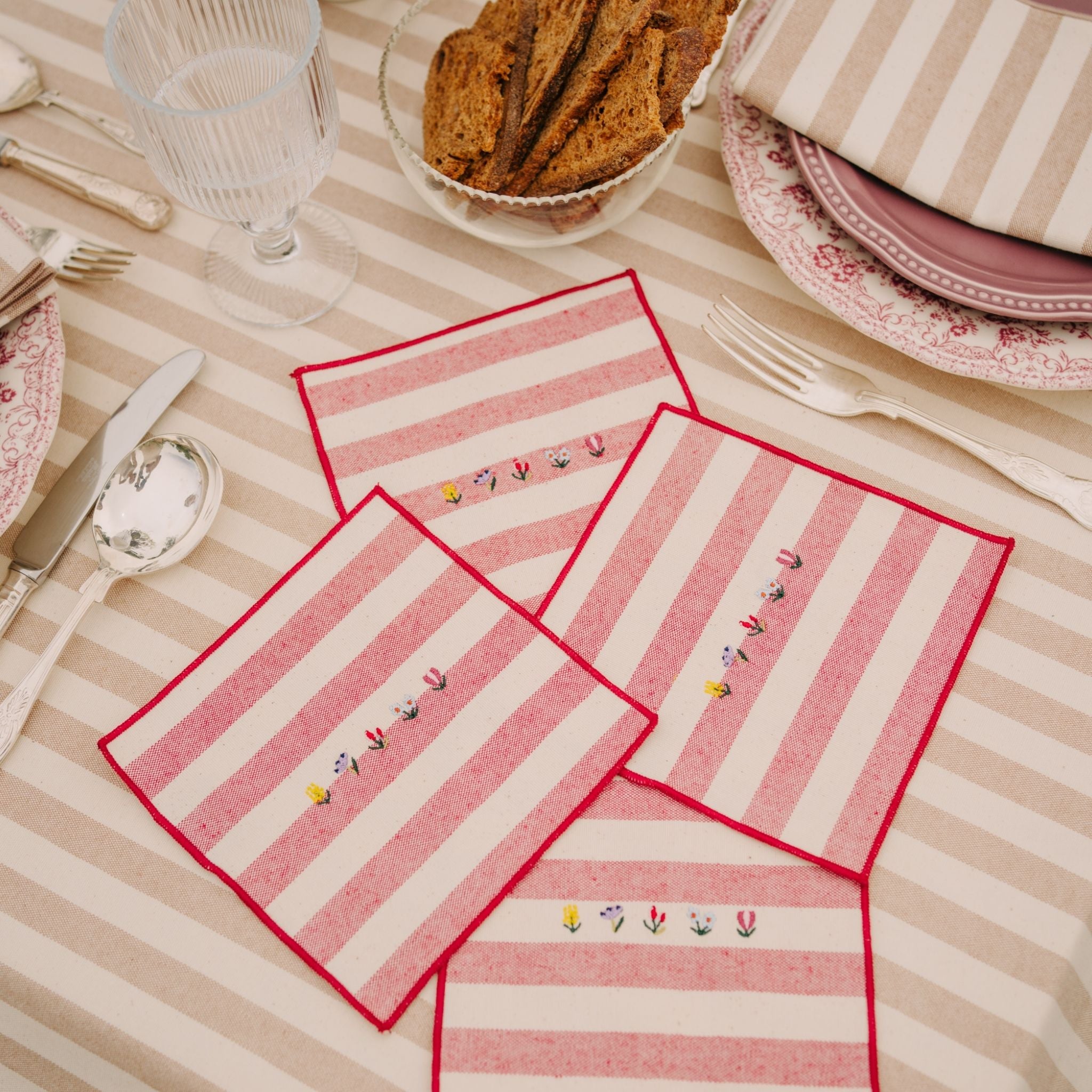torres-novas-table-barra-embroidery-flowers-cocktail-napkin-red-lifestyle-14.jpg
