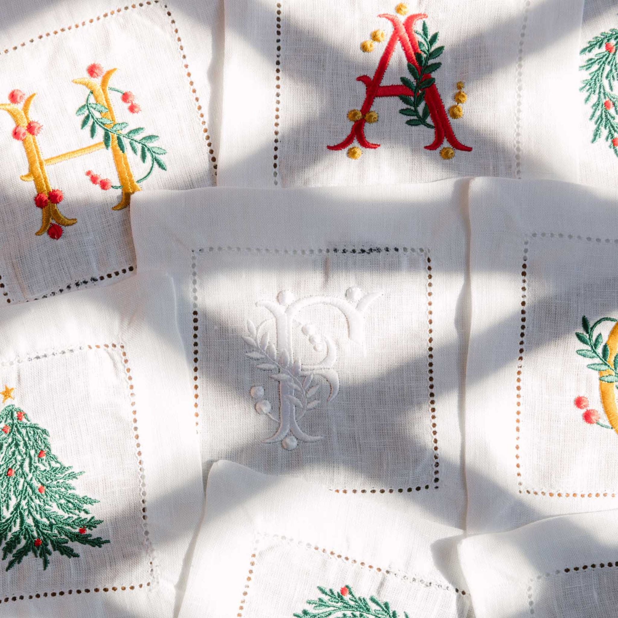 Mafra cocktail napkins with embroidered Christmas letters (Set of 4)