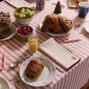 Servilletas blancas de Nazaré con bordado navideño