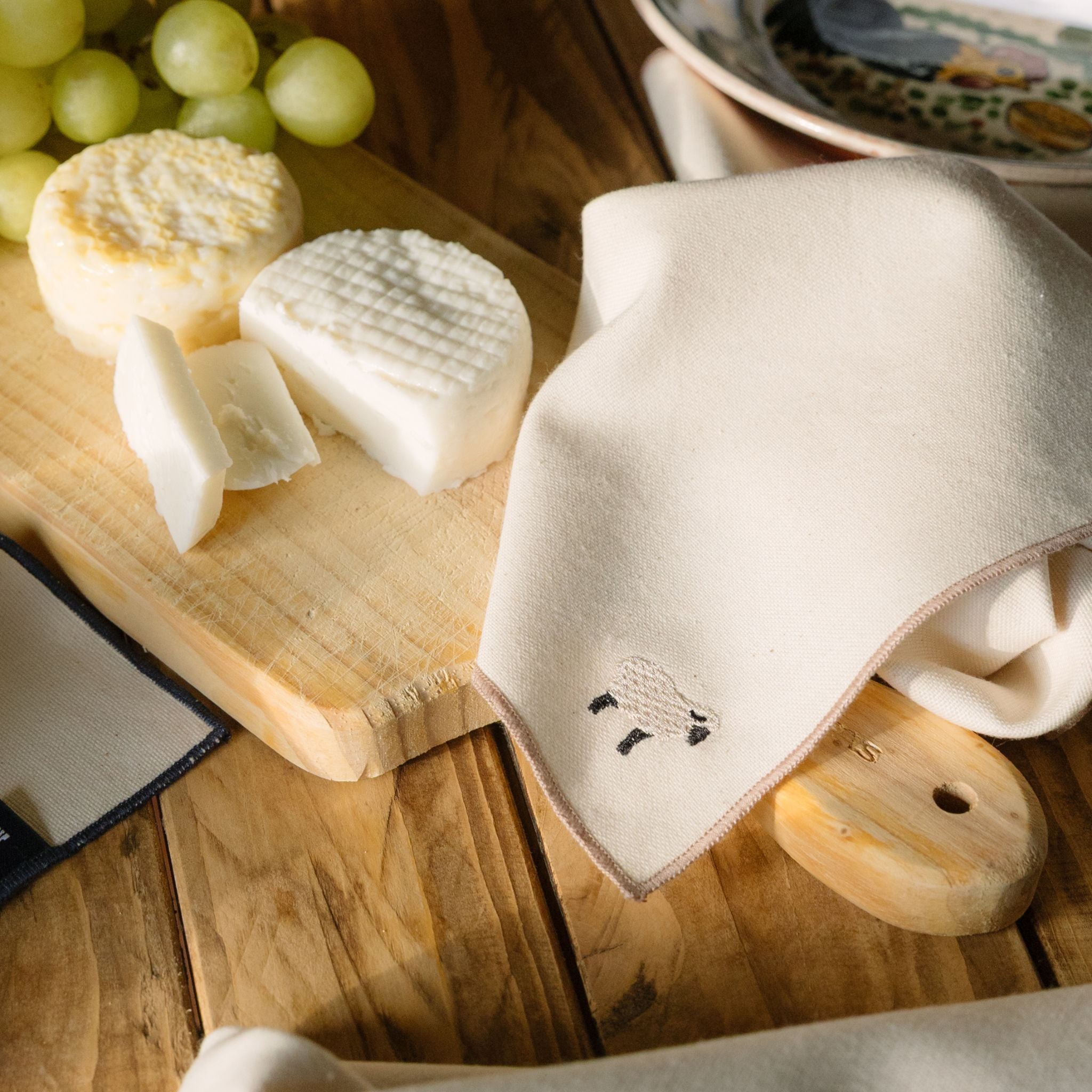 Ecru Nazaré napkins with farm embroidery - Torres Novas