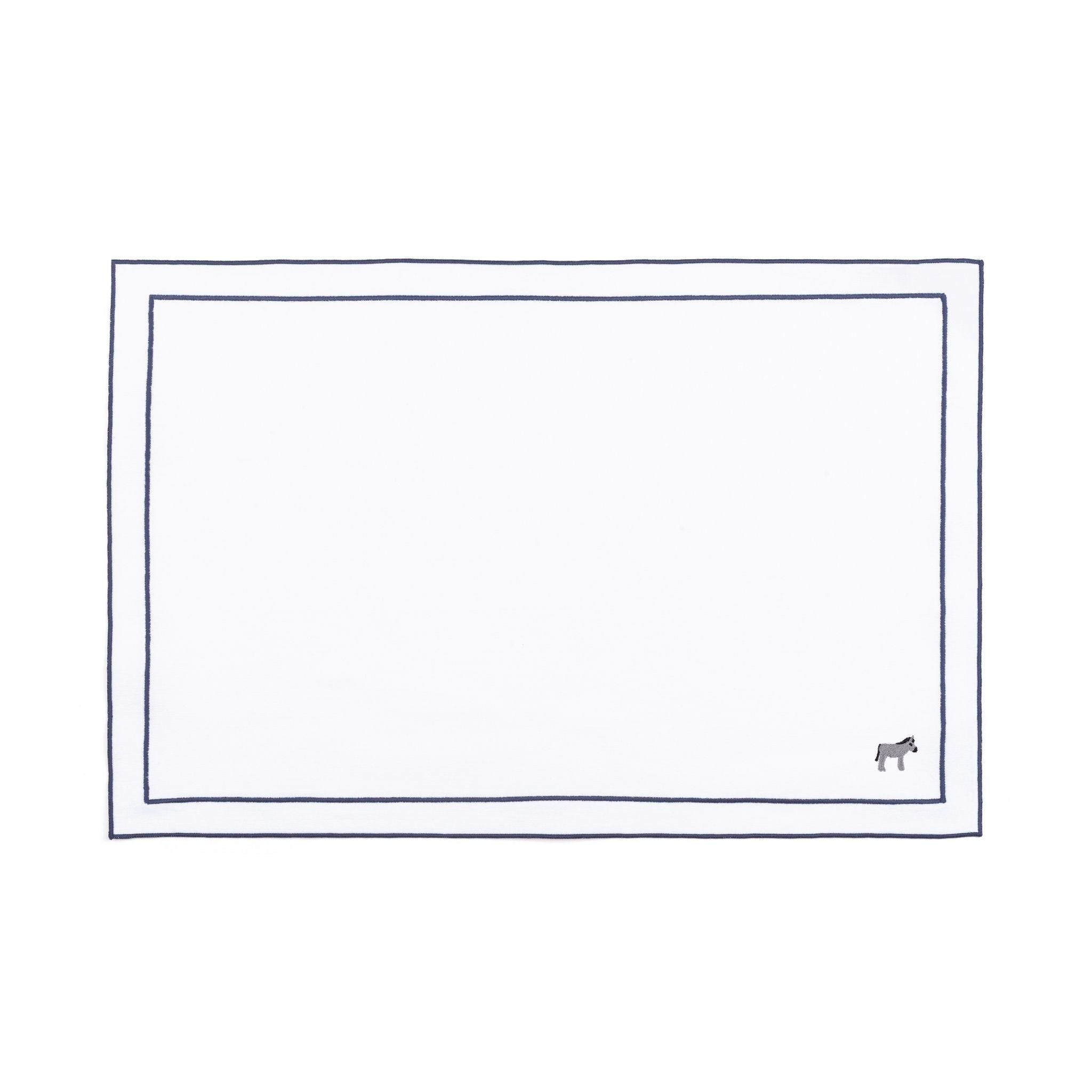 Nazaré white cotton table linen with embroidered farm animals