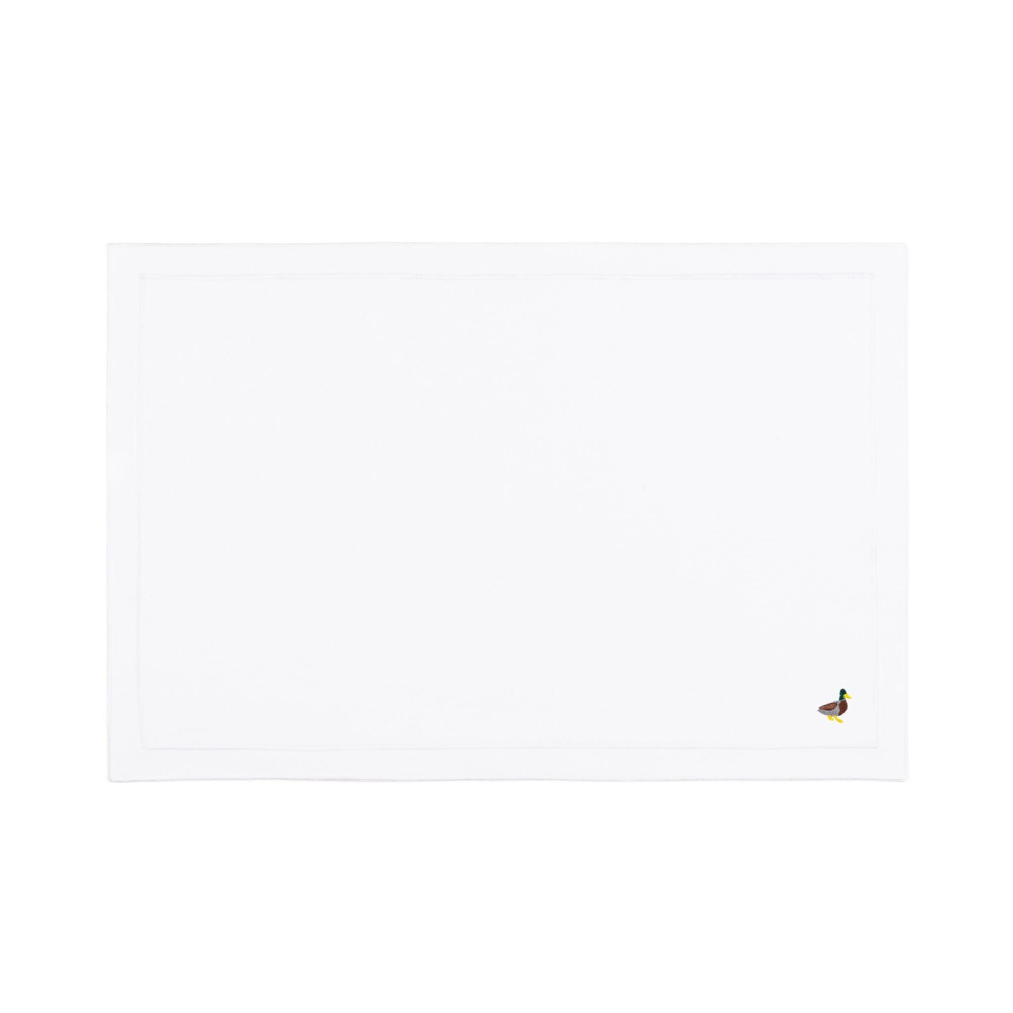 Nazaré white cotton table linen with embroidered farm animals